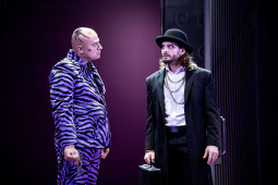 Изображение на галерия: Комедия от грешки