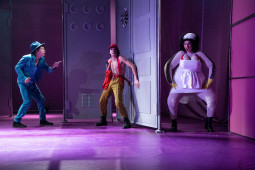 Изображение на галерия: Комедия от грешки