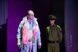 Изображение на галерия: Комедия от грешки